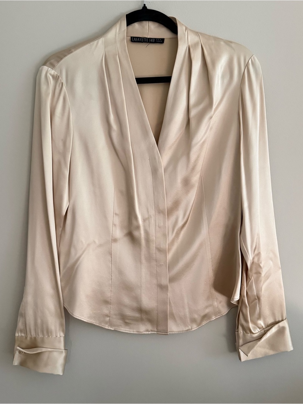 Vintage 100% Silk Lafayette 148 New York Champagne V-Neck Long Sleeve Blouse
